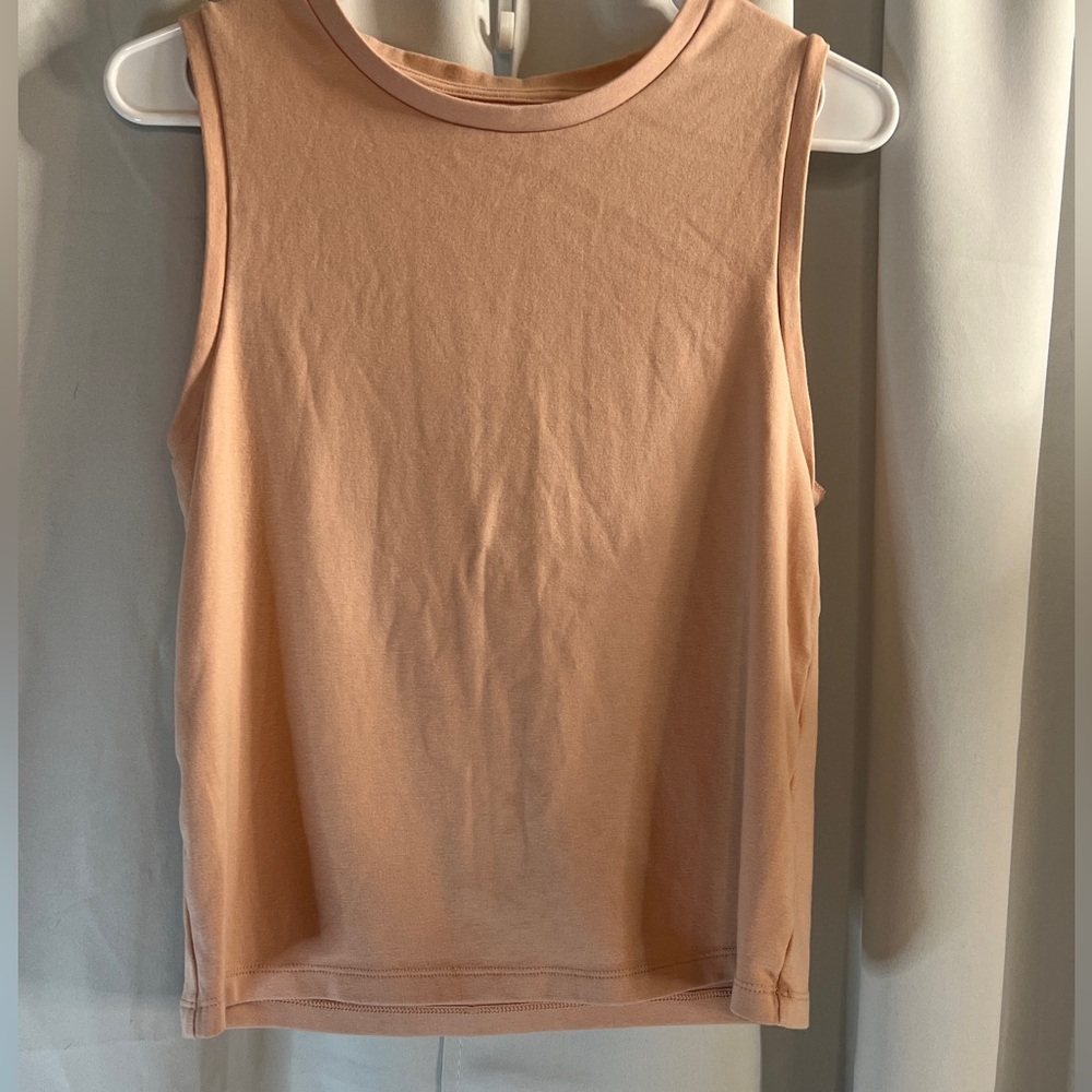Gap sleeveless tank size large